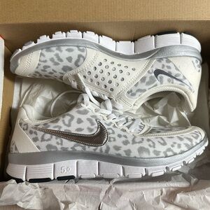 ❌ sold ❌NIB Free 5.0 Leopard